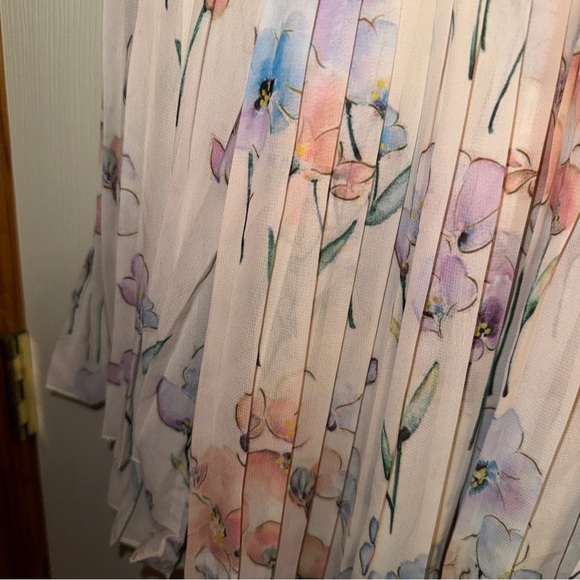 SHEIN Floral Print Plunging Neck Flounce Sleeve Dress - Picture 6 of 11